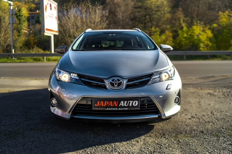 Toyota Auris 2.0 D-4D 124HP FULL!!! СУПЕР СЪСТОЯНИЕ!!!, снимка 2 - Автомобили и джипове - 47833511