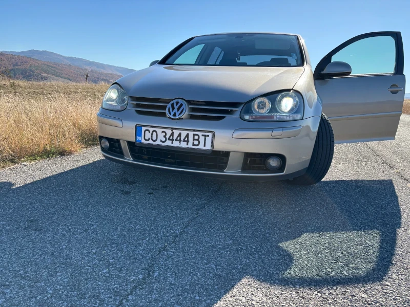 VW Golf, снимка 1 - Автомобили и джипове - 47878073