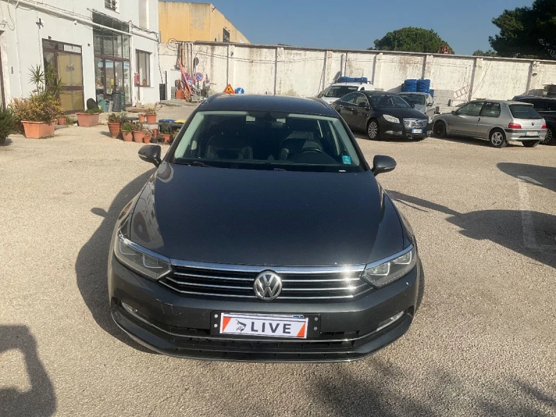 VW Passat 2.0TDI 150hp сервизна книжка, снимка 2 - Автомобили и джипове - 48140637