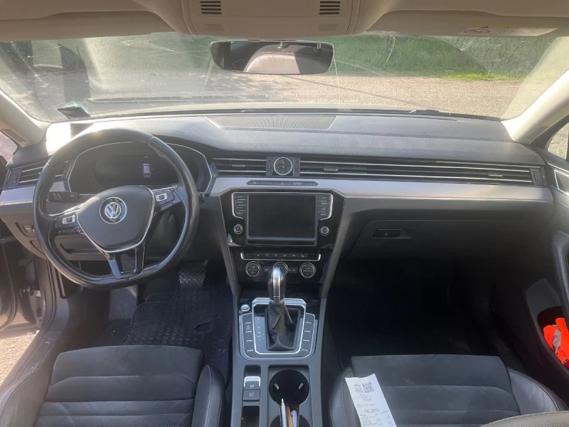 VW Passat 2.0TDI 150hp сервизна книжка, снимка 9 - Автомобили и джипове - 48140637