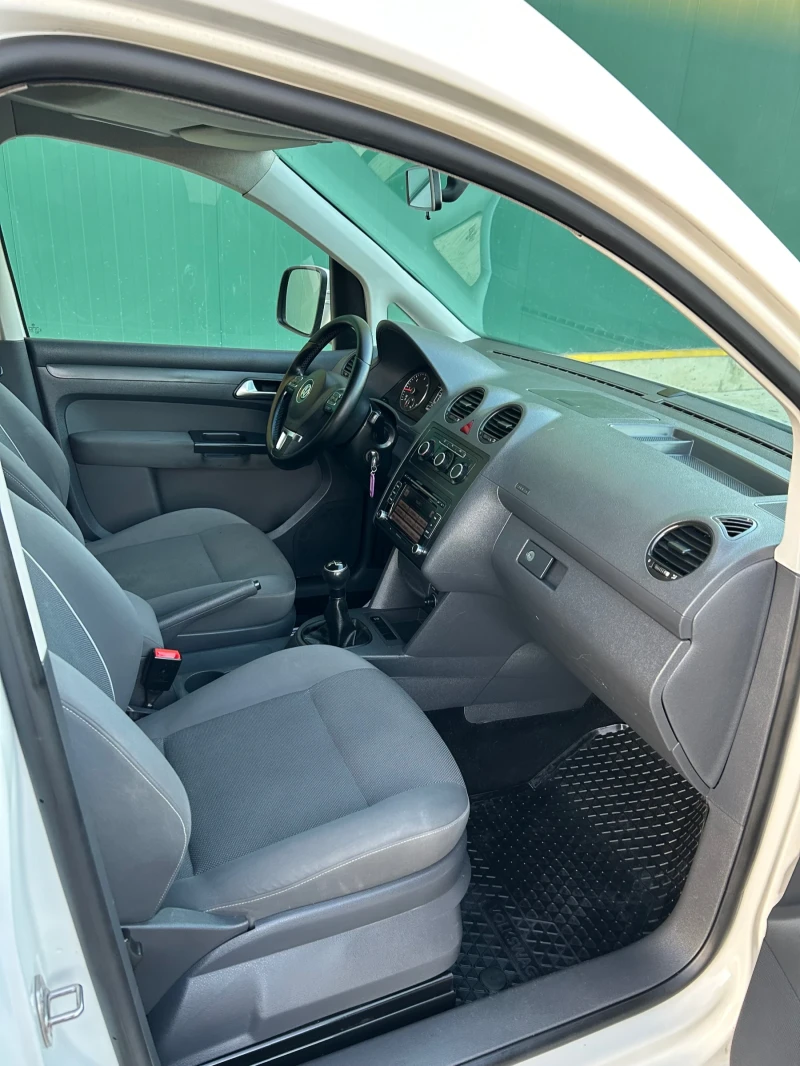 VW Caddy 1.6 105, снимка 13 - Автомобили и джипове - 52415157