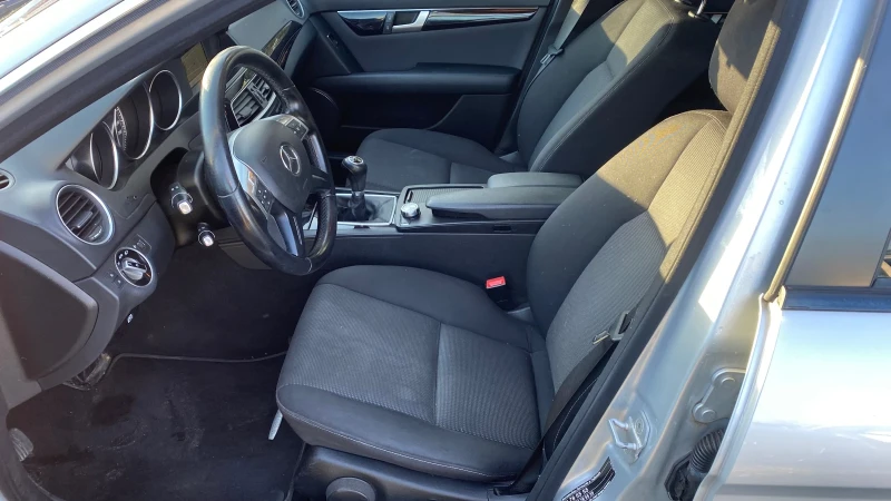 Mercedes-Benz C 200 2.2 cdi, снимка 13 - Автомобили и джипове - 52515887