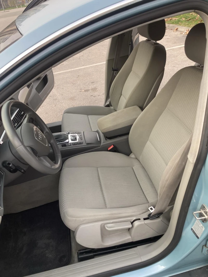 Audi A6 2.4 Бензин, снимка 9 - Автомобили и джипове - 52844356