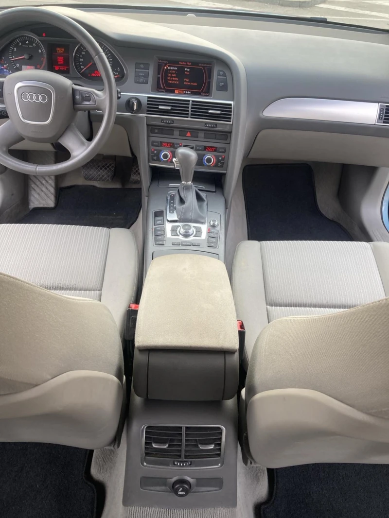 Audi A6 2.4 Бензин, снимка 12 - Автомобили и джипове - 52844356