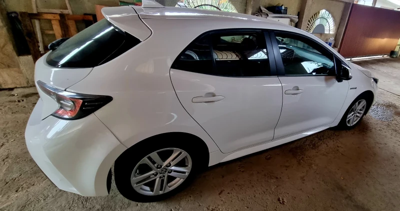 Toyota Corolla 1.8, снимка 3 - Автомобили и джипове - 52873467