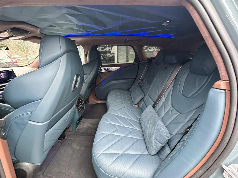 BMW XM X-Drive M/ CARBON/ PANO/CAMERA/ FULL/, снимка 16 - Автомобили и джипове - 52991460