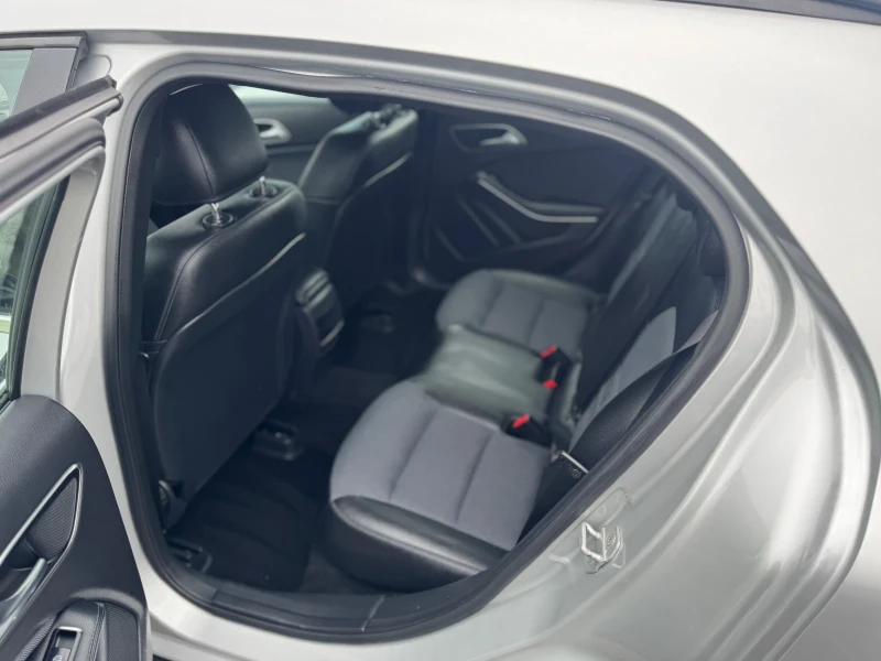 Mercedes-Benz GLA 180 cdi PREMIUM EURO 6, снимка 8 - Автомобили и джипове - 53025799