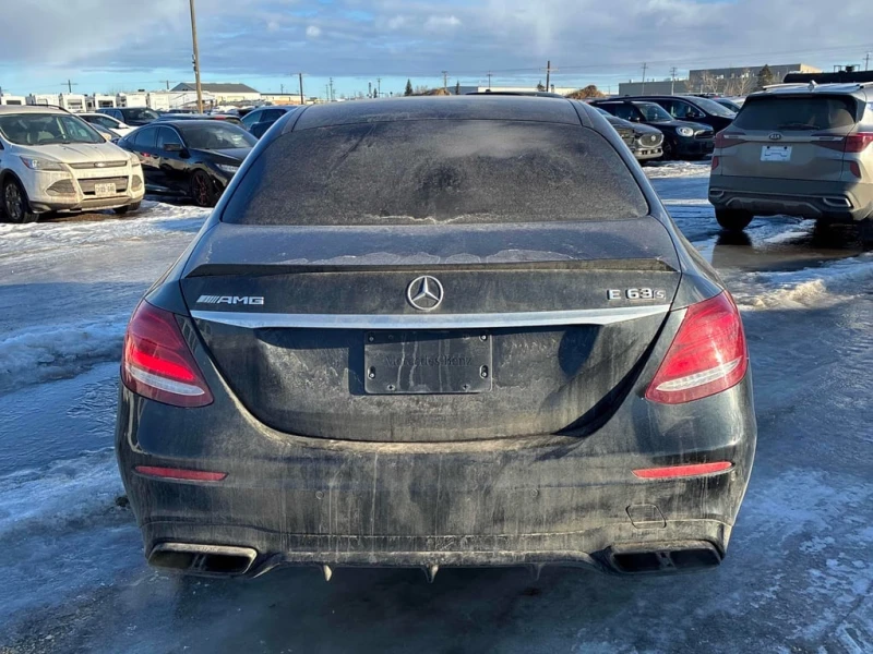 Mercedes-Benz E 63 AMG * S* BURMESTER / DISTRONIC / ДВА КЛЮЧА / CARFAX , снимка 4 - Автомобили и джипове - 53236047