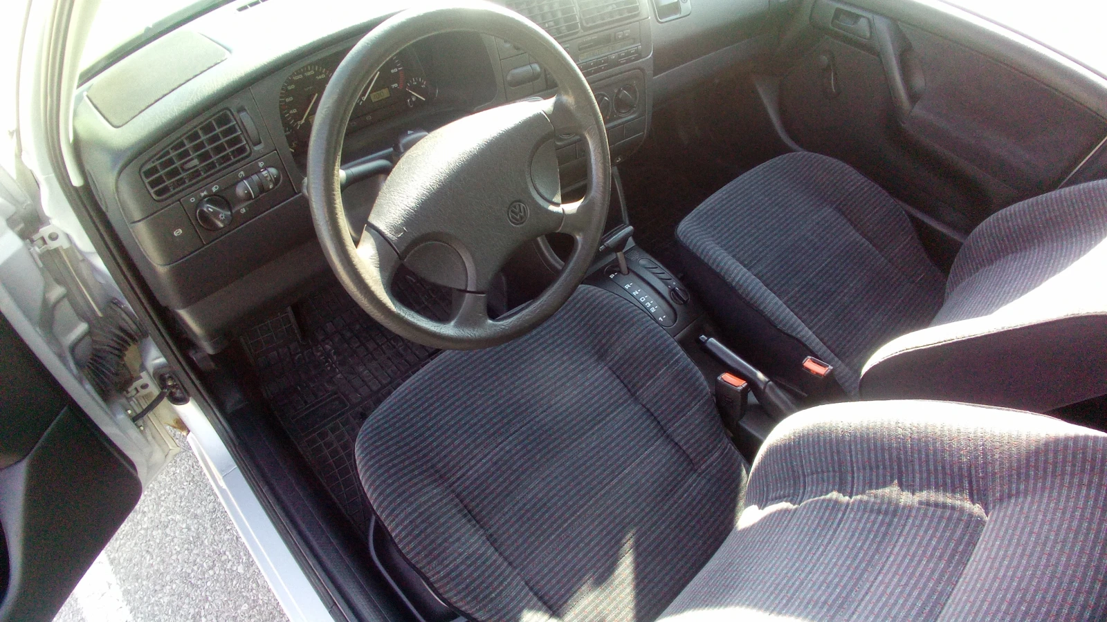 VW Golf GL  - изображение 10