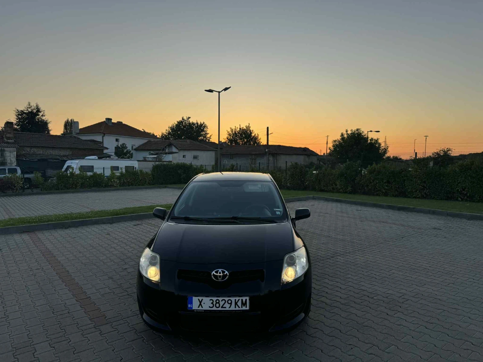 Toyota Auris 1.4VVTI - изображение 2
