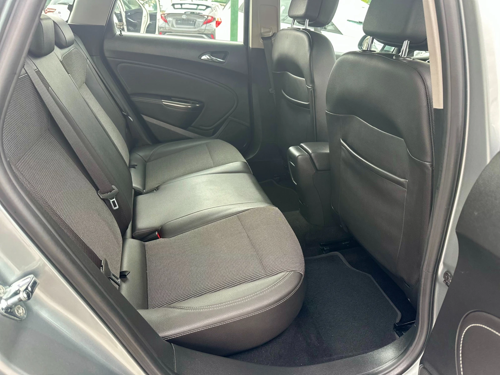 Opel Astra 1.7 CDTI - изображение 9