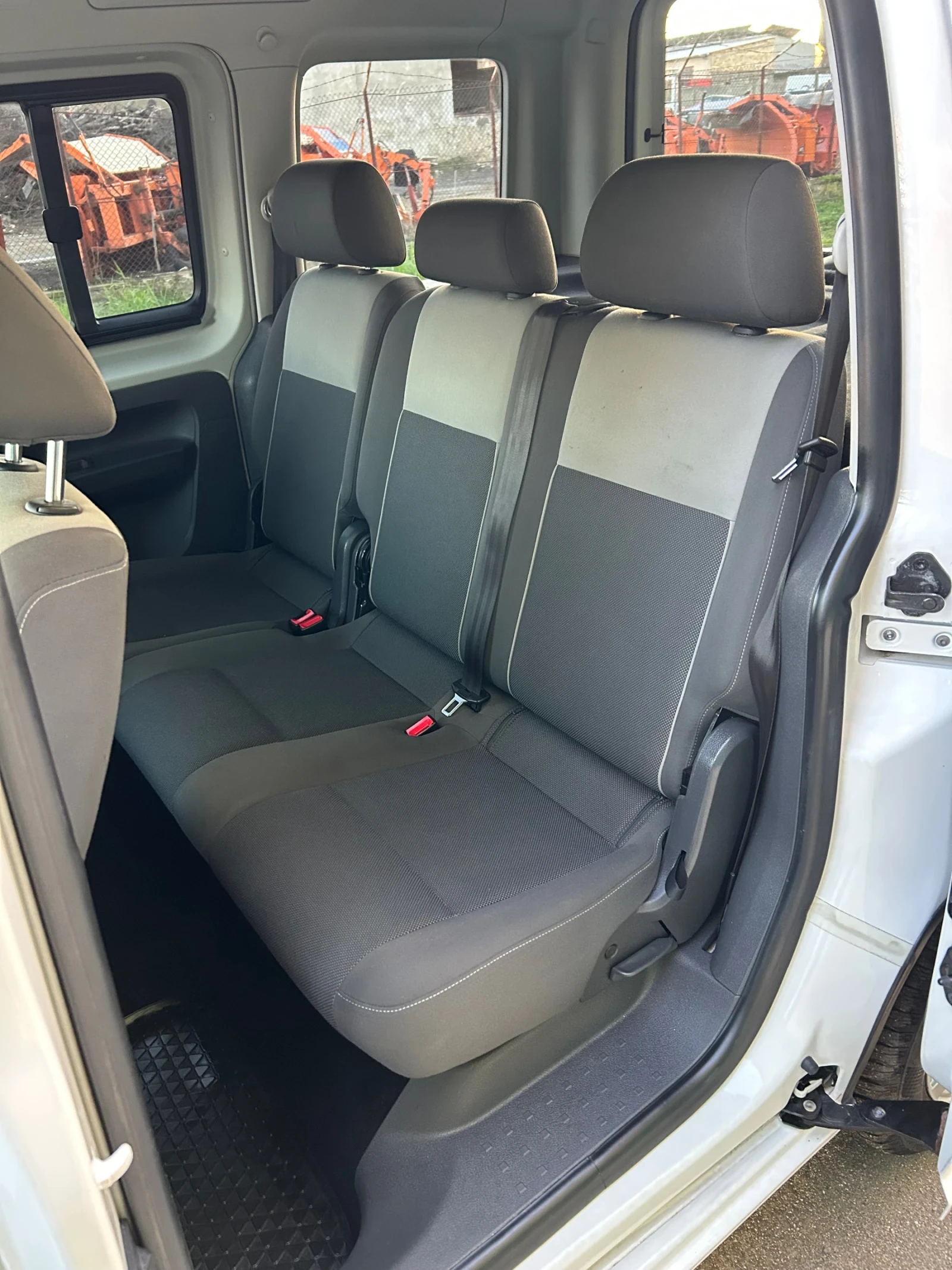 VW Caddy 1.6 105 | Mobile.bg   11