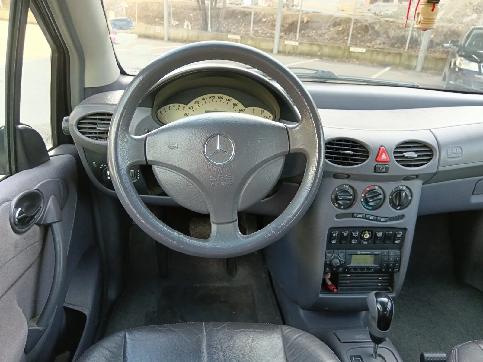 Mercedes-Benz A 190 1.9 автоматик - изображение 9