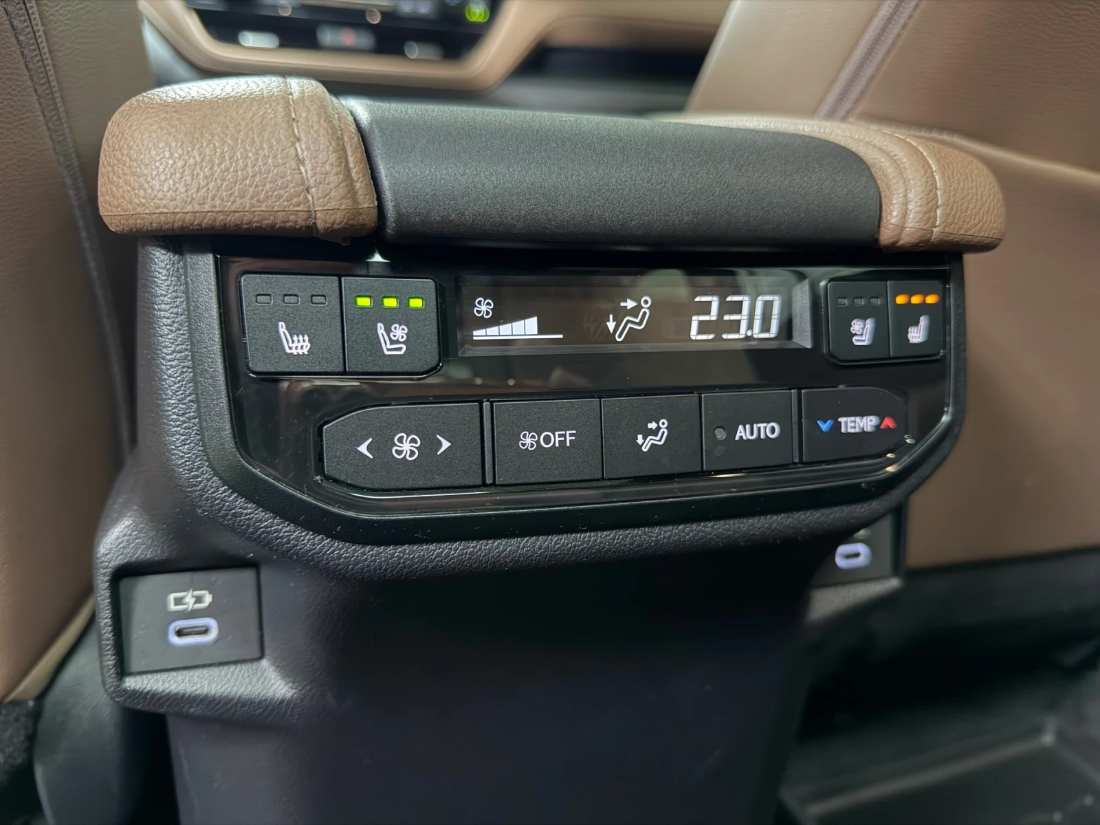 Toyota Grand Highlander Hybrid MAX Limited AWD 2025 * 5150��*  | Mobile.bg � ����������� 14