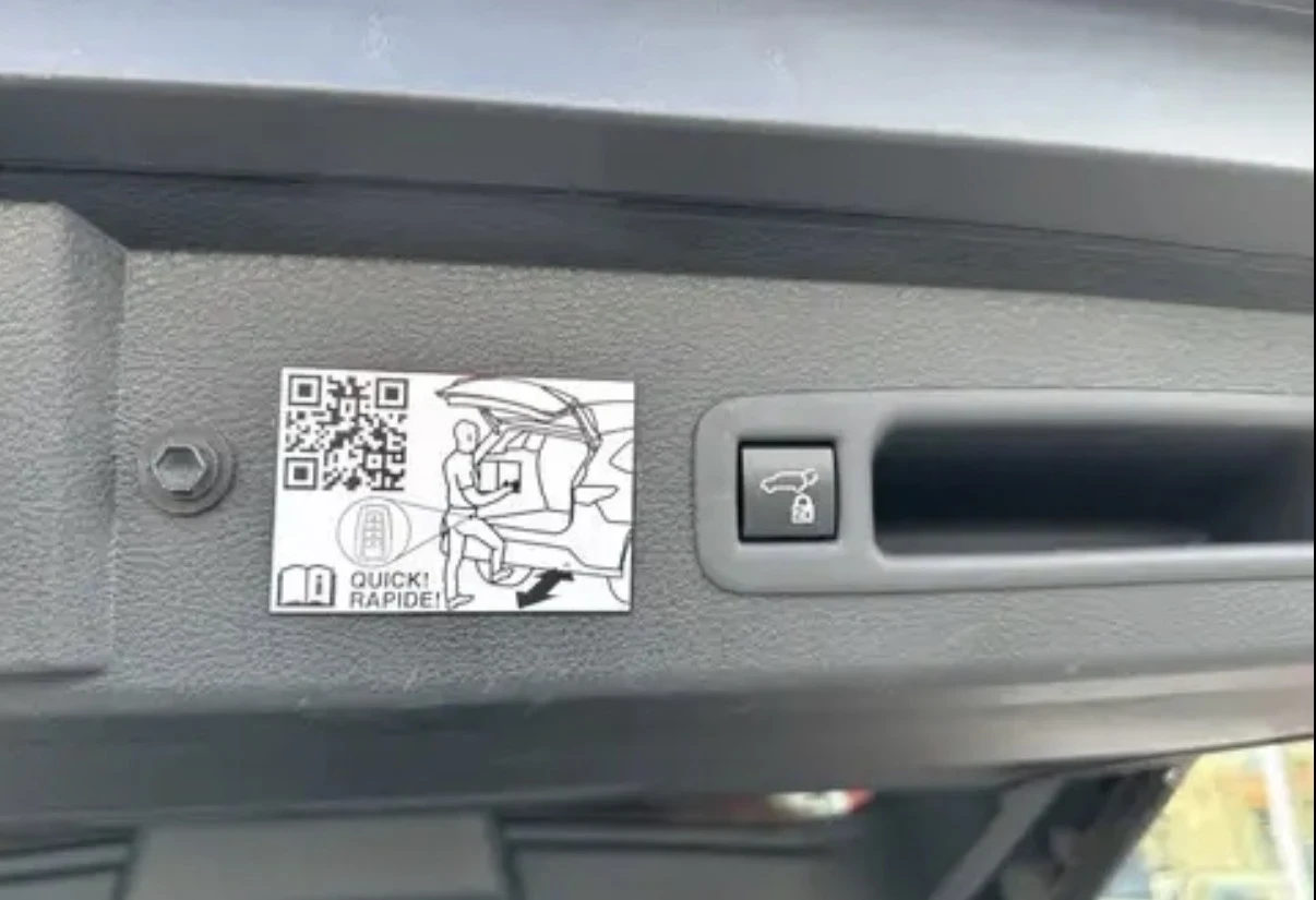 Toyota Sienna Hybrid Limited* AWD* 34162KM* 360Кам* Без Инцидент, снимка 14 - Автомобили и джипове - 53972386