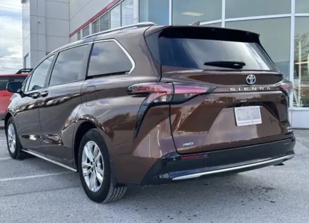 Toyota Sienna Hybrid Limited* AWD* 34162KM* 360Кам* Без Инцидент, снимка 4 - Автомобили и джипове - 53972386