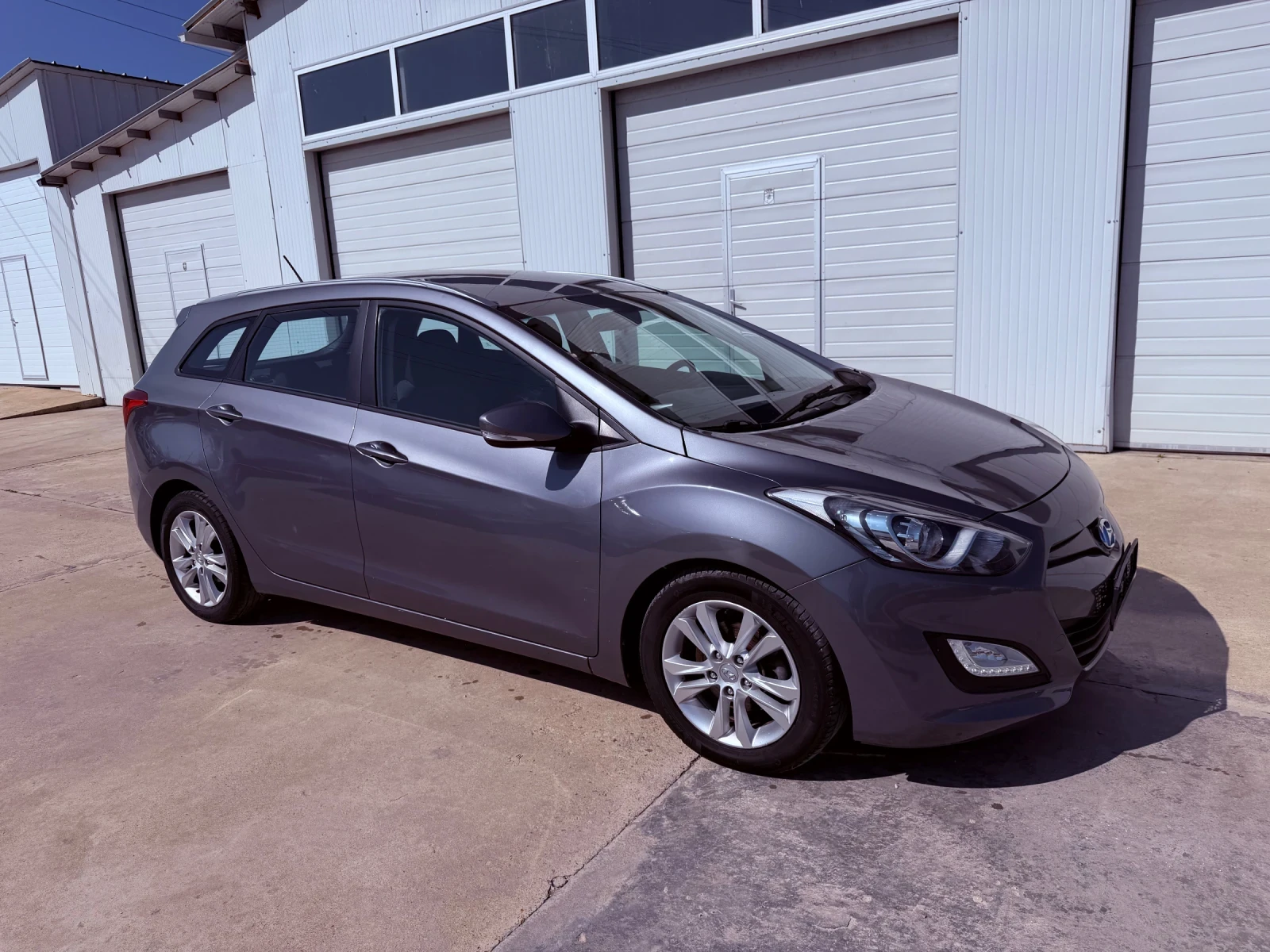 Hyundai I30 1.6crdi 110k* Avtom* Facelift* Nova* , снимка 12 - Автомобили и джипове - 54061565