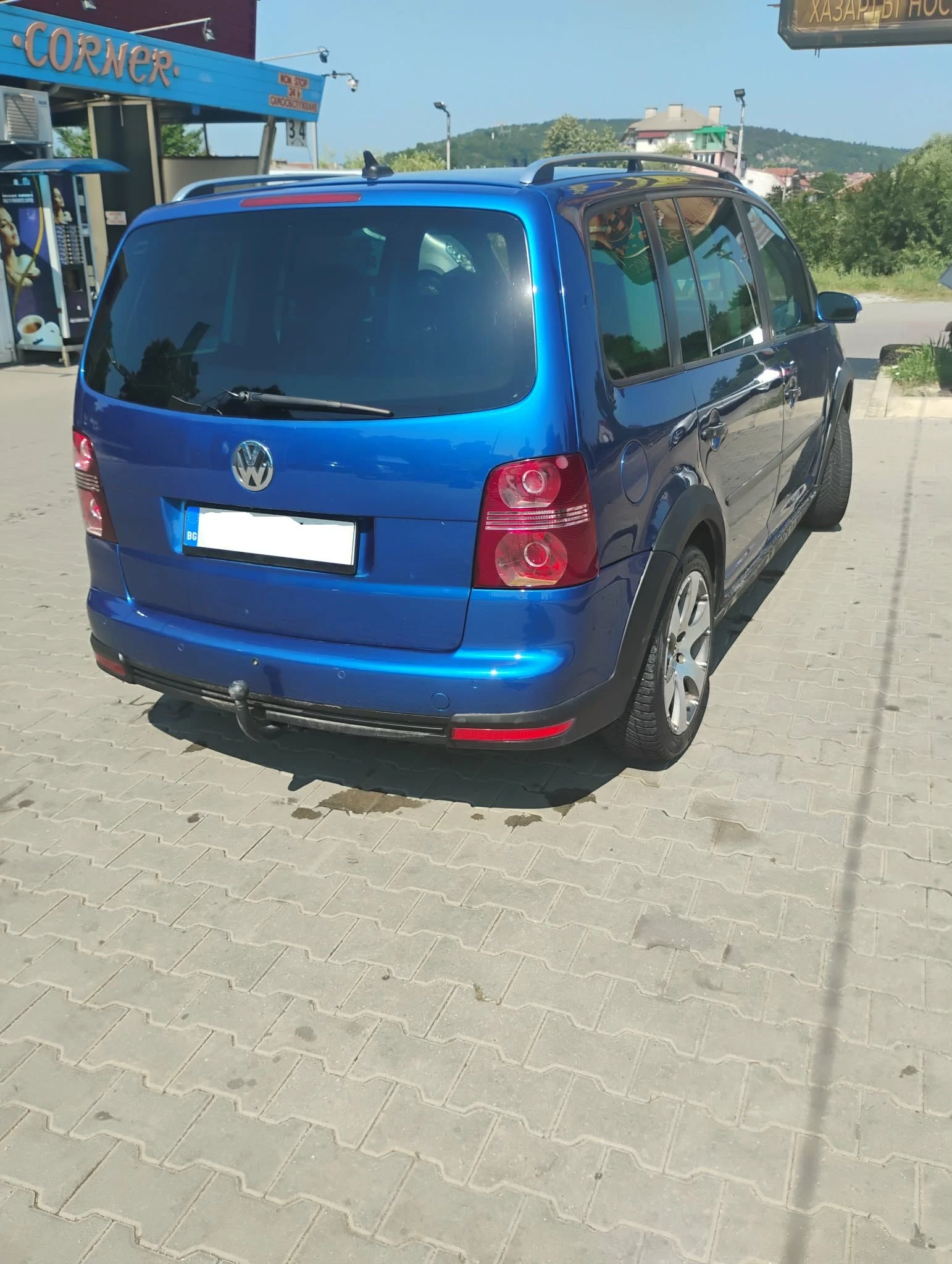 VW Touran 2.0 TDI 140, снимка 2 - Автомобили и джипове - 55017199