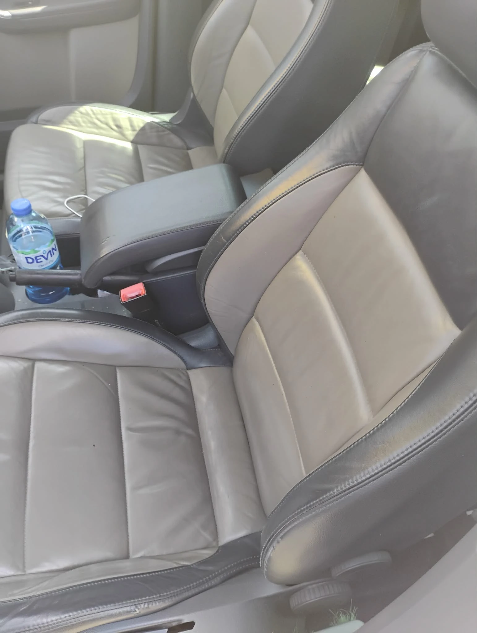 VW Touran 2.0 TDI 140, снимка 14 - Автомобили и джипове - 55017199