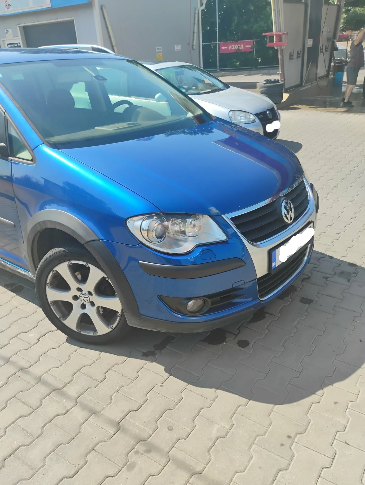 VW Touran 2.0 TDI 140, снимка 6 - Автомобили и джипове - 55017199