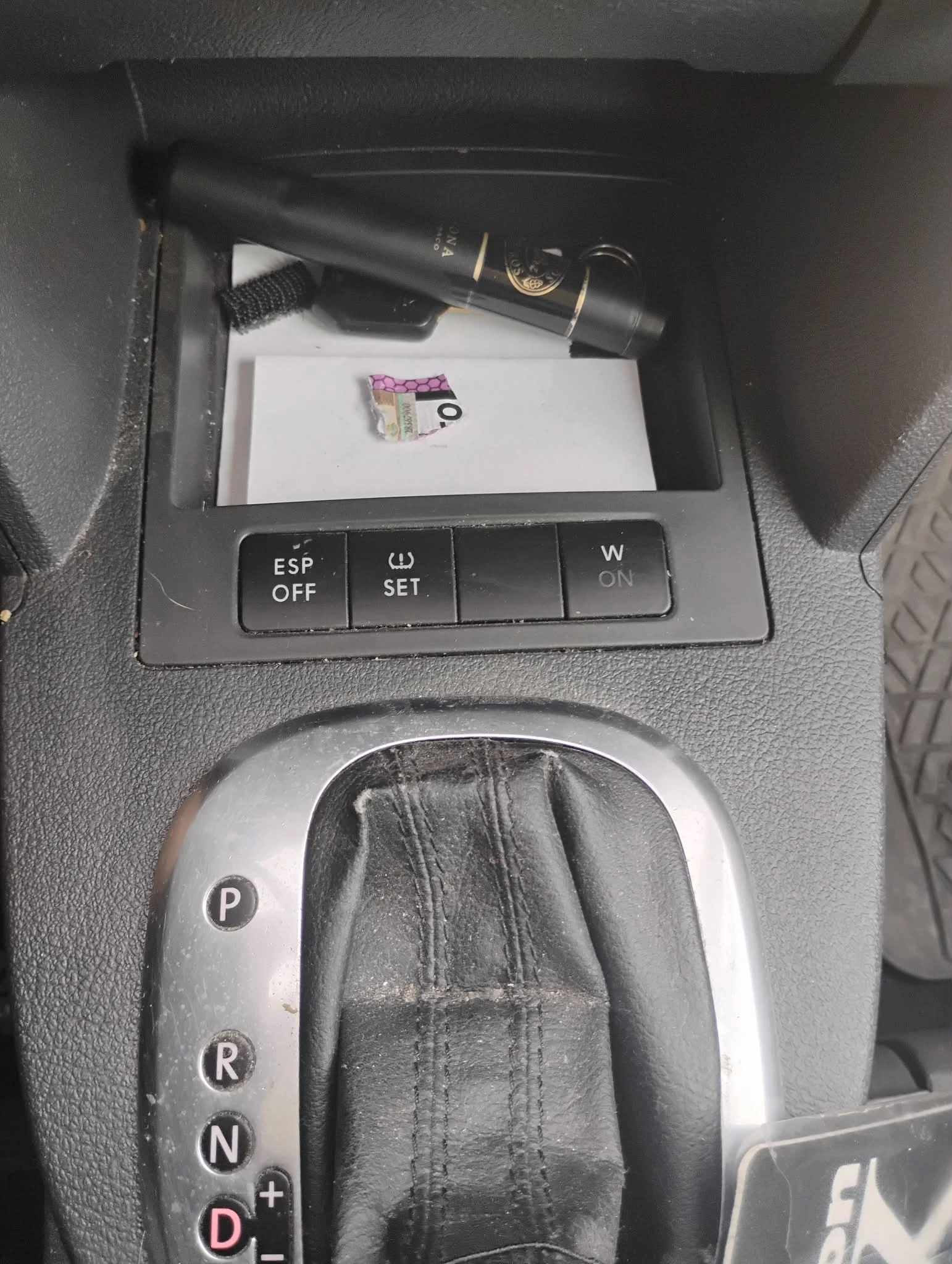 VW Touran 2.0 TDI 140, снимка 8 - Автомобили и джипове - 55017199
