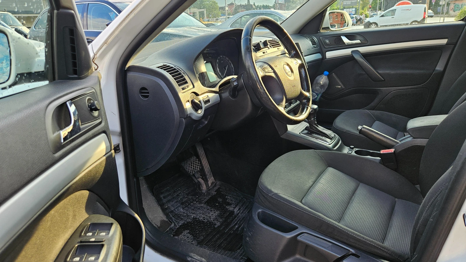 Skoda Octavia 2.0 TDI, снимка 9 - Автомобили и джипове - 55077427