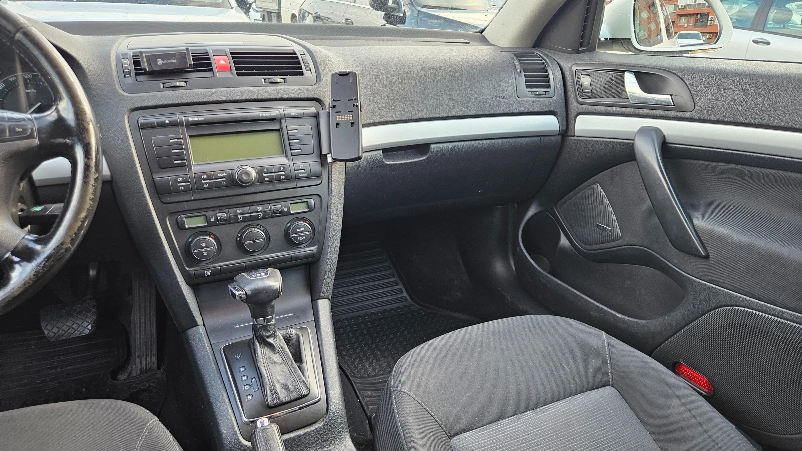 Skoda Octavia 2.0 TDI, снимка 14 - Автомобили и джипове - 55077427