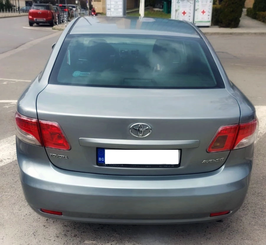 Toyota Avensis 1.6 VVT-I, снимка 6 - Автомобили и джипове - 55165621