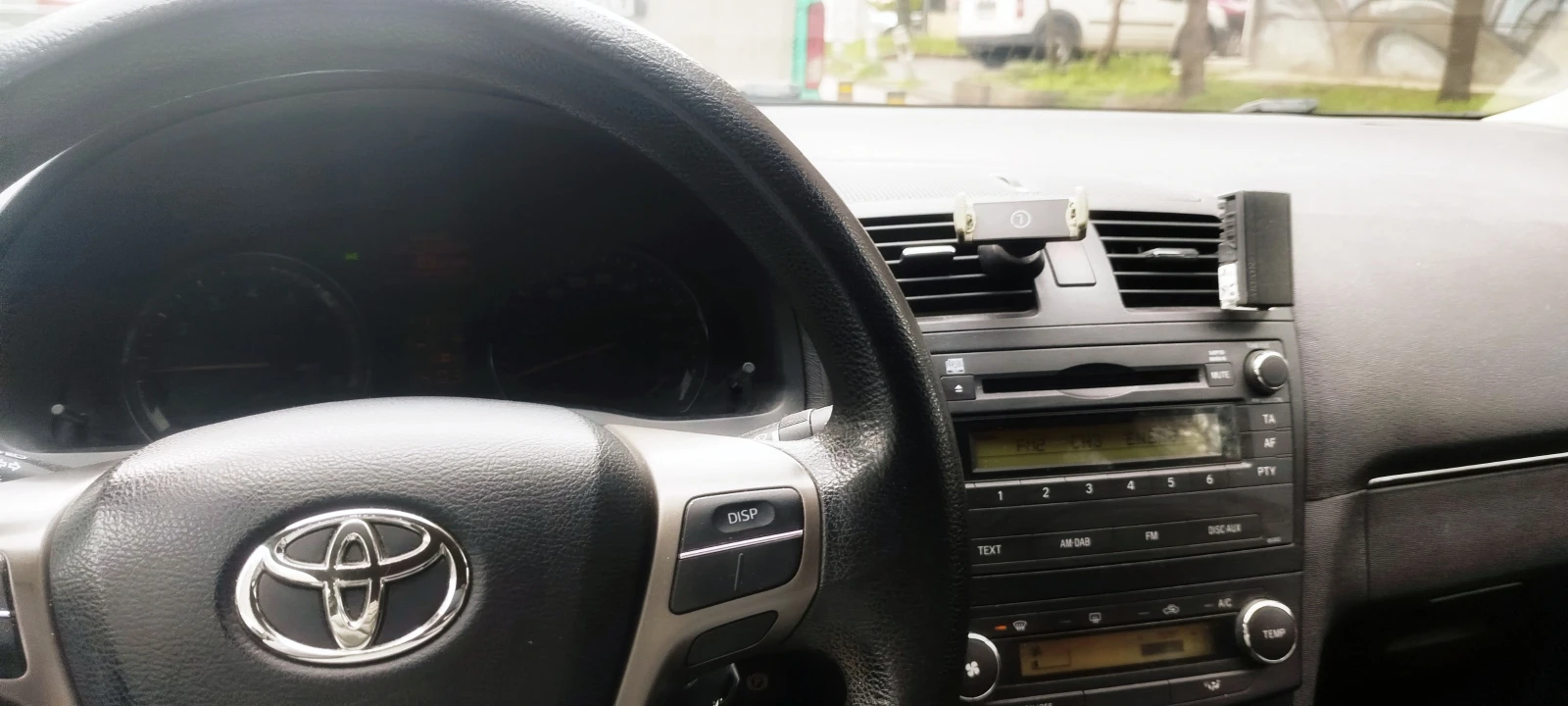 Toyota Avensis 1.6 VVT-I, снимка 12 - Автомобили и джипове - 55165621