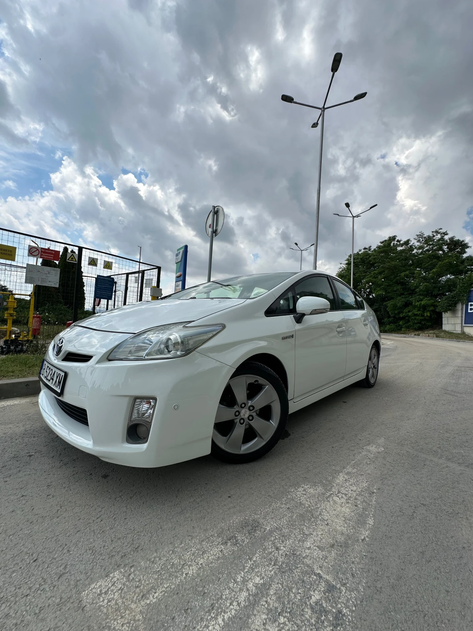 Toyota Prius, снимка 3 - Автомобили и джипове - 55288410