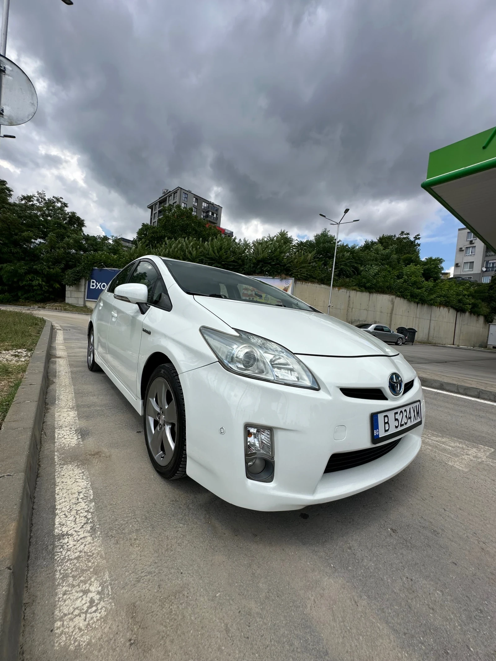 Toyota Prius, снимка 2 - Автомобили и джипове - 55288410