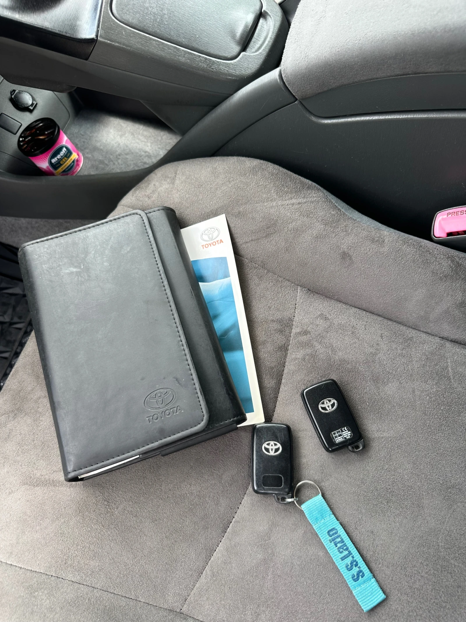 Toyota Prius, снимка 13 - Автомобили и джипове - 55288410