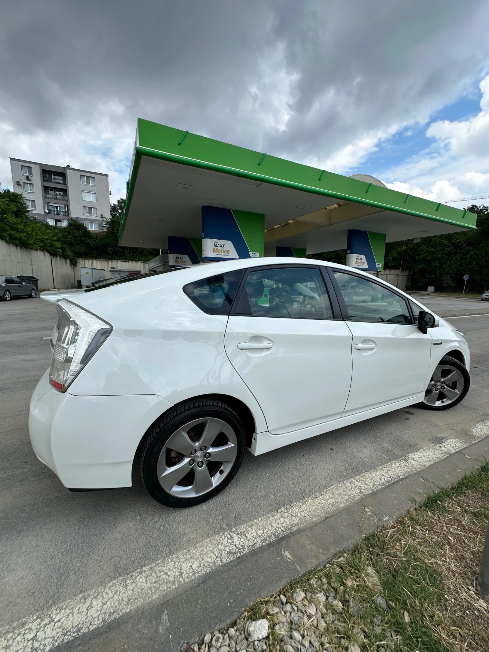 Toyota Prius, снимка 4 - Автомобили и джипове - 55288410