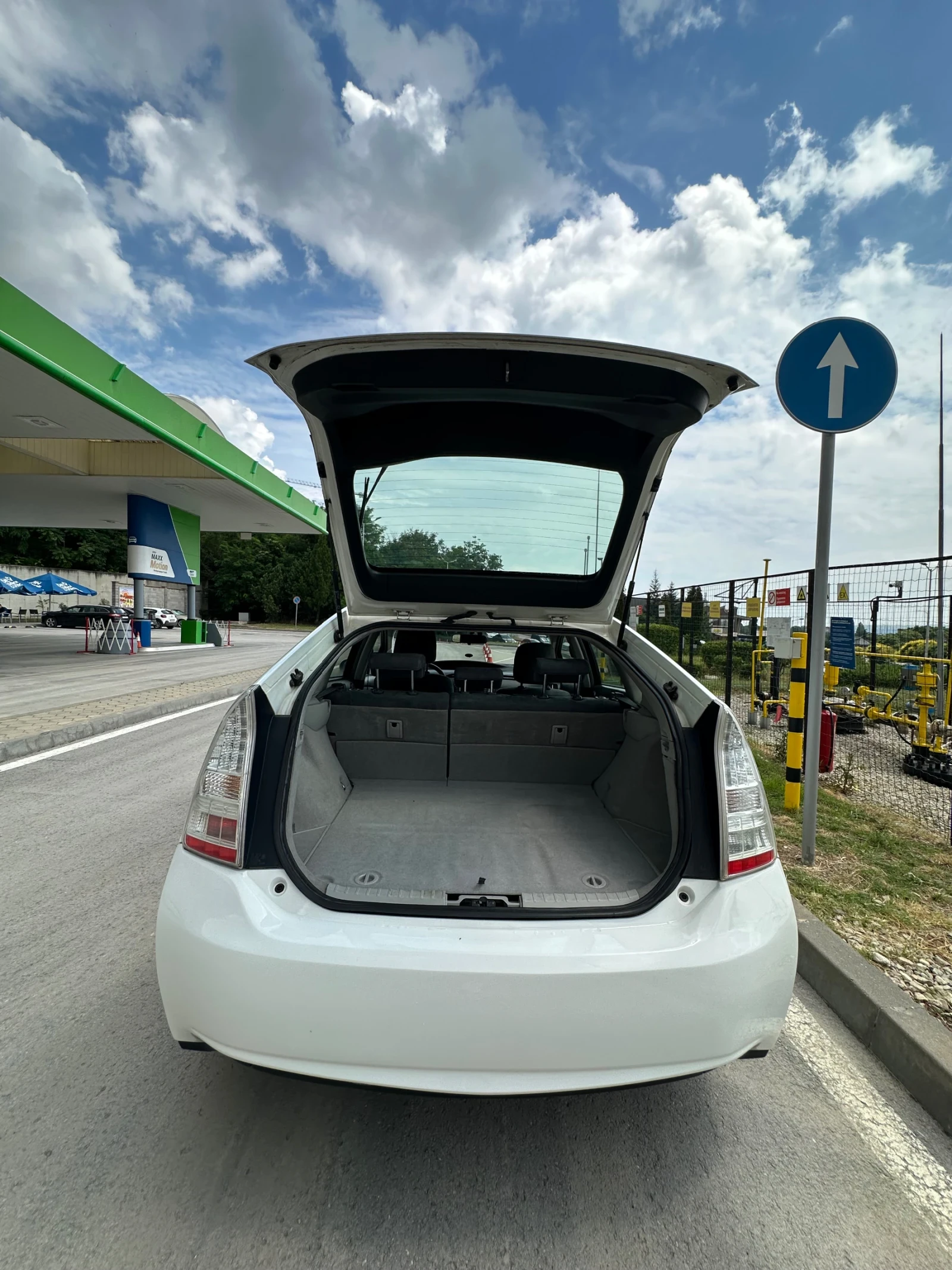 Toyota Prius, снимка 6 - Автомобили и джипове - 55288410