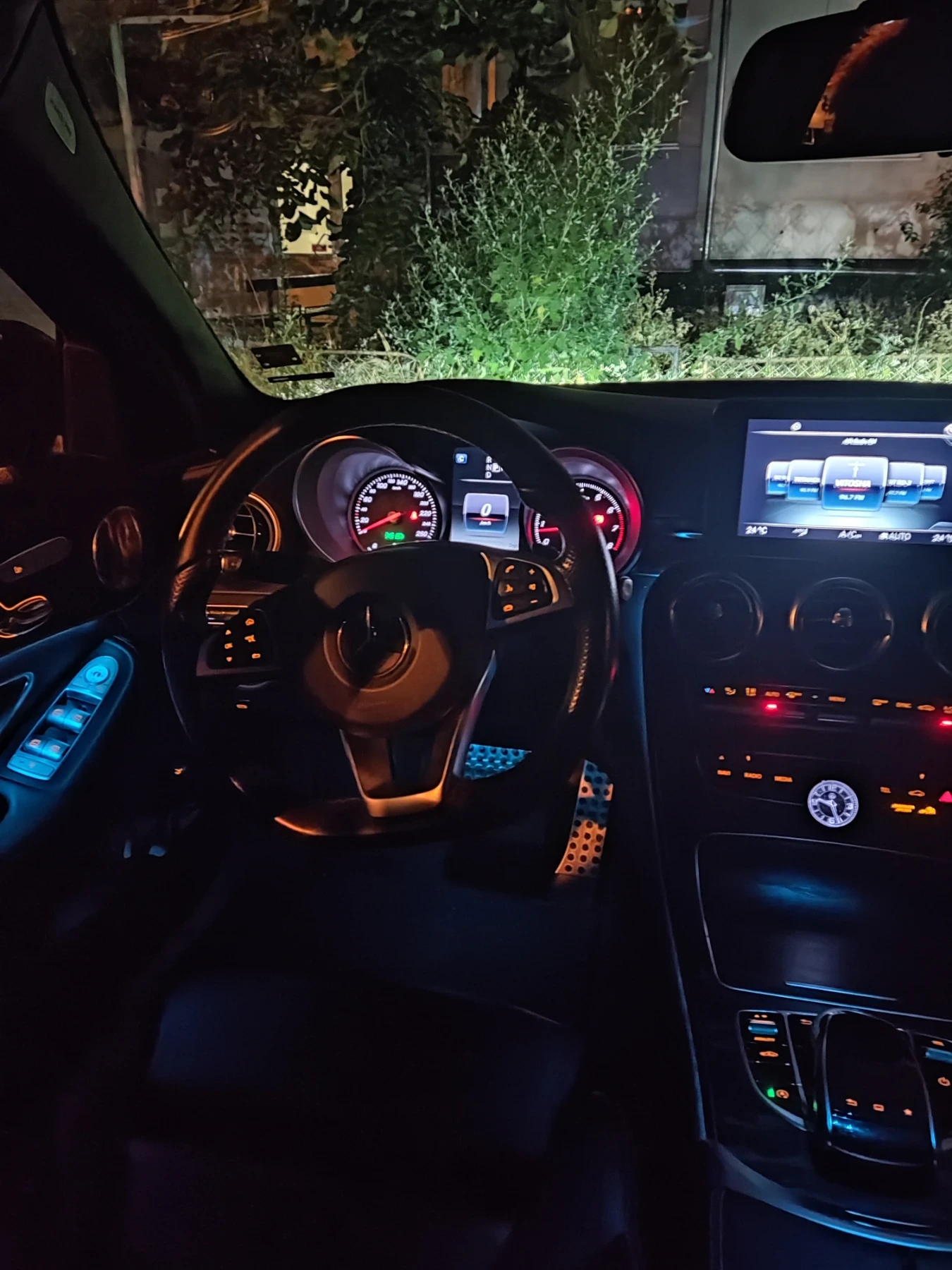 Mercedes-Benz C 400, снимка 12 - Автомобили и джипове - 55443395