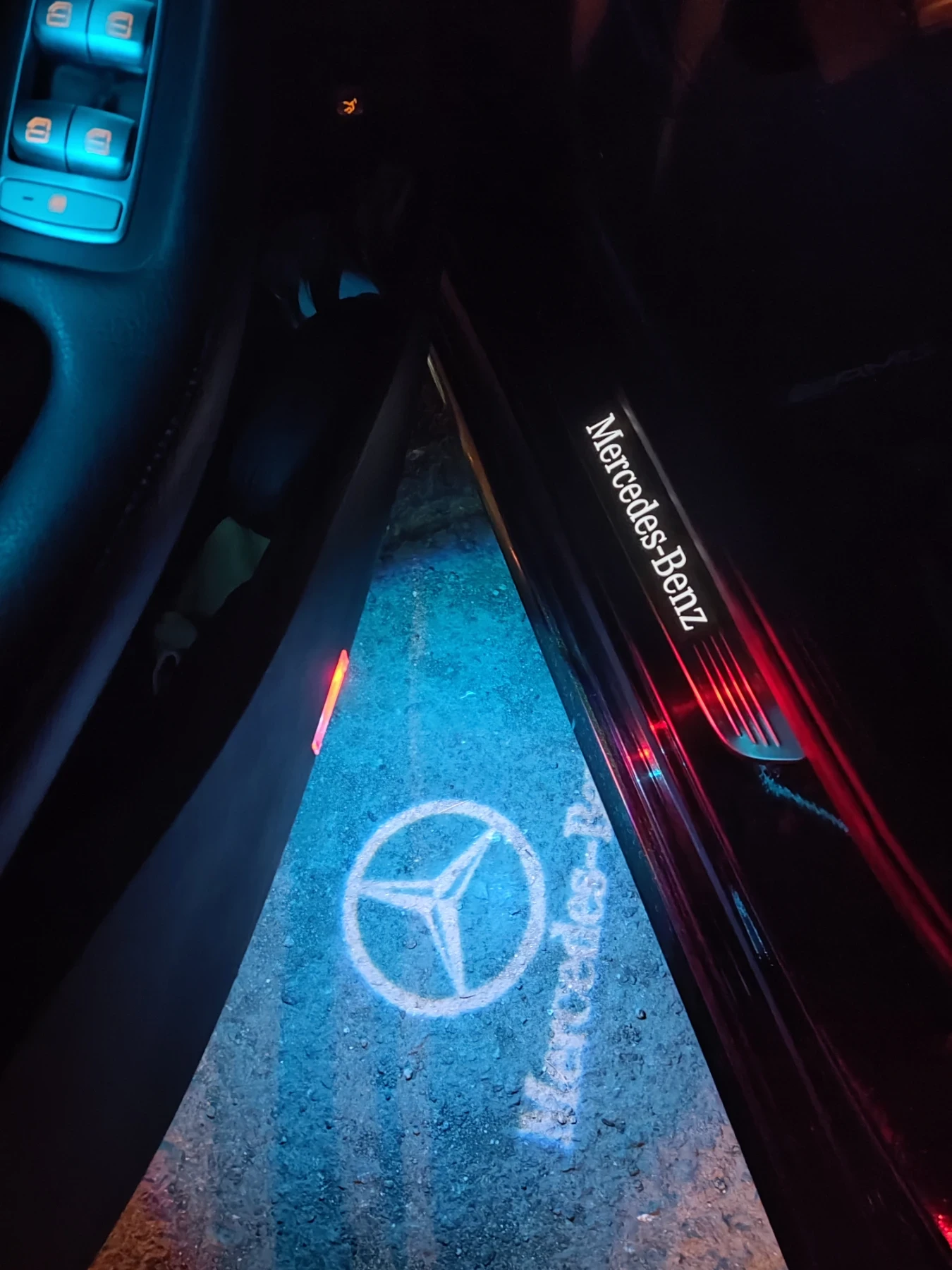 Mercedes-Benz C 400, снимка 14 - Автомобили и джипове - 55443395
