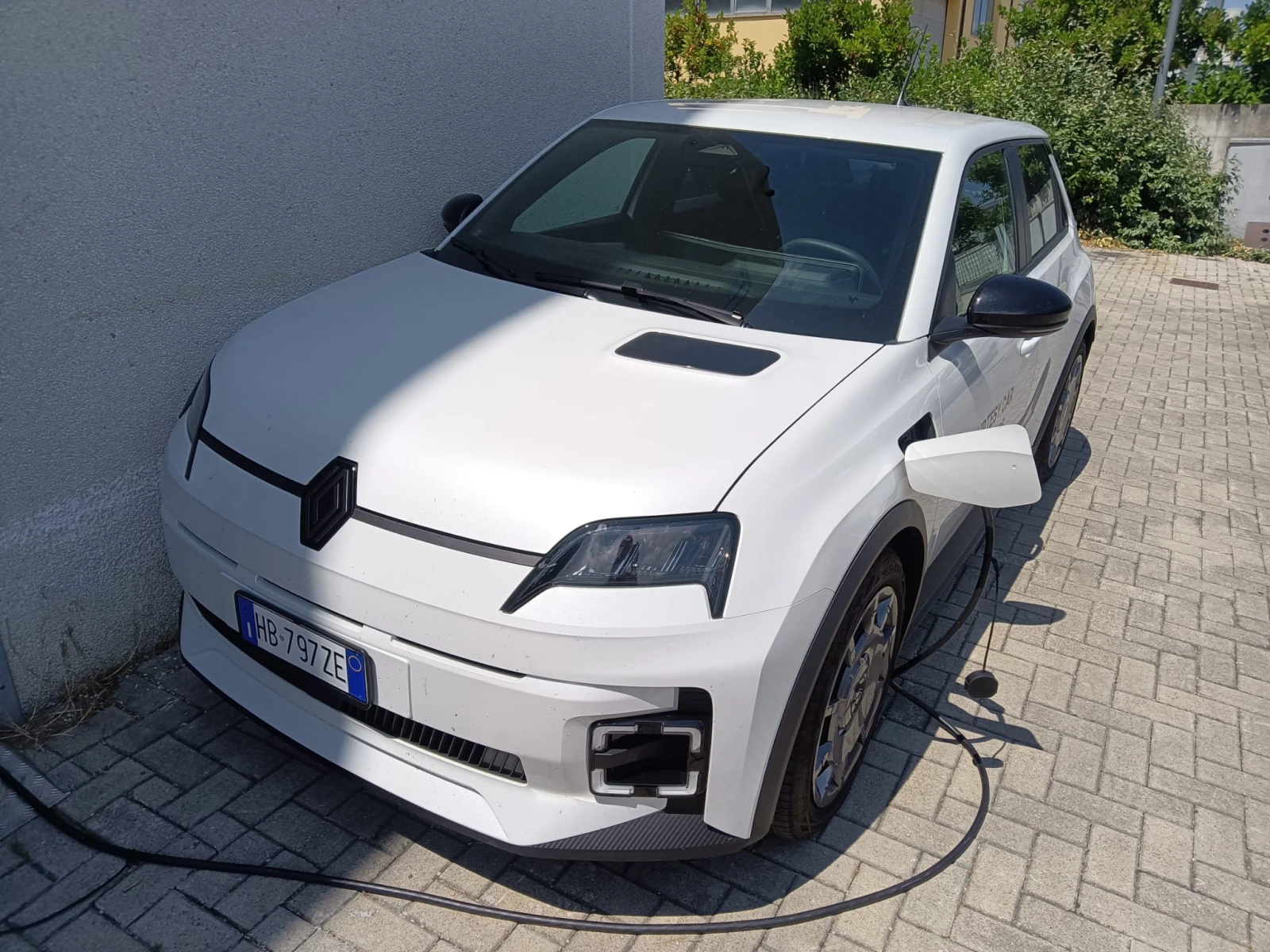 Renault 5 Electric, снимка 2 - Автомобили и джипове - 56127647