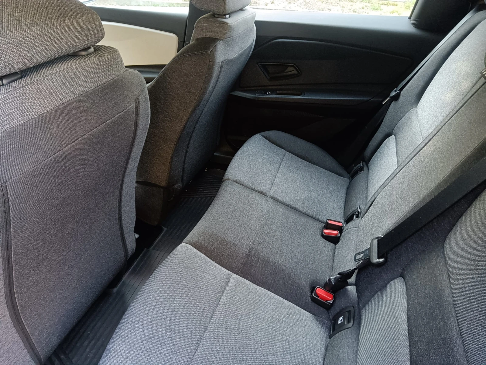 Renault 5 Electric, снимка 8 - Автомобили и джипове - 56127647