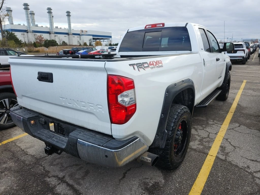 Toyota Tundra * SR5 PLUS CREW CAB STD BED * CARFAX * БЕЗ ПЪРВОНА - изображение 3