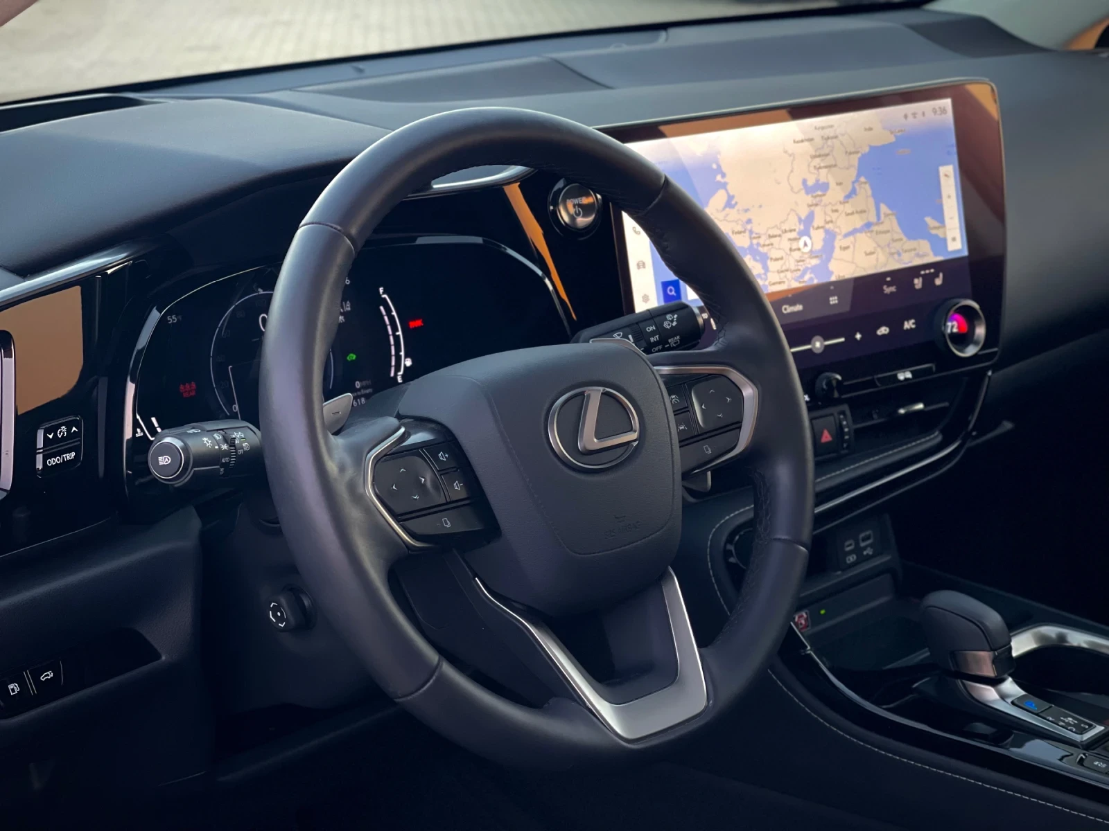 Lexus NX 350h 24.000 км - изображение 10