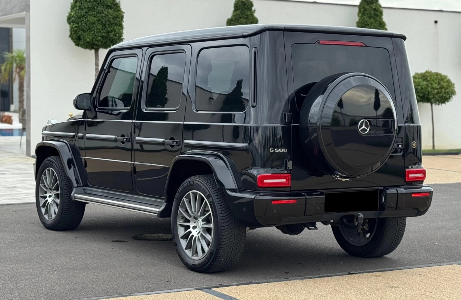 Mercedes-Benz G 500 AMG-Line 4.0 V8 4x4, снимка 2 - Автомобили и джипове - 55197339