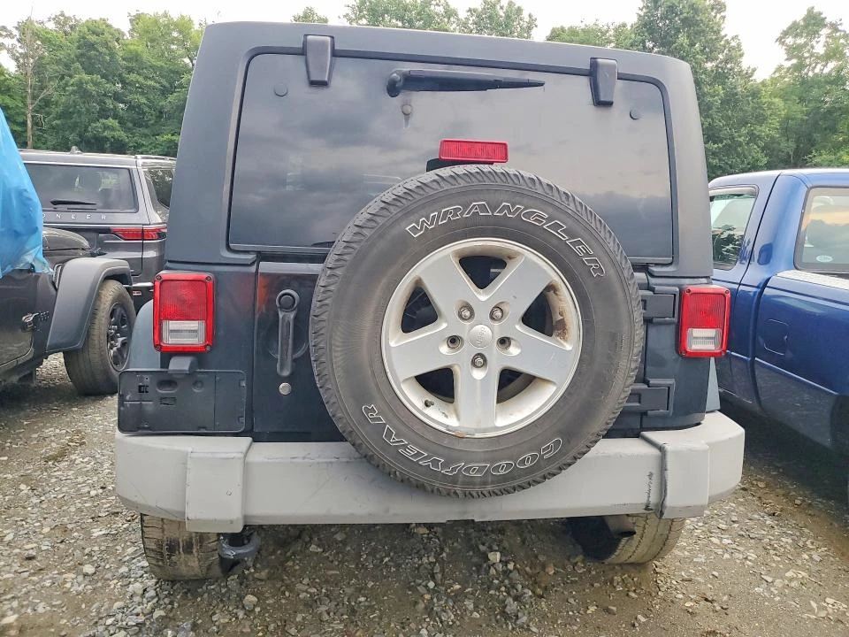 Jeep Wrangler Unlimited Sport, снимка 6 - Автомобили и джипове - 55572146