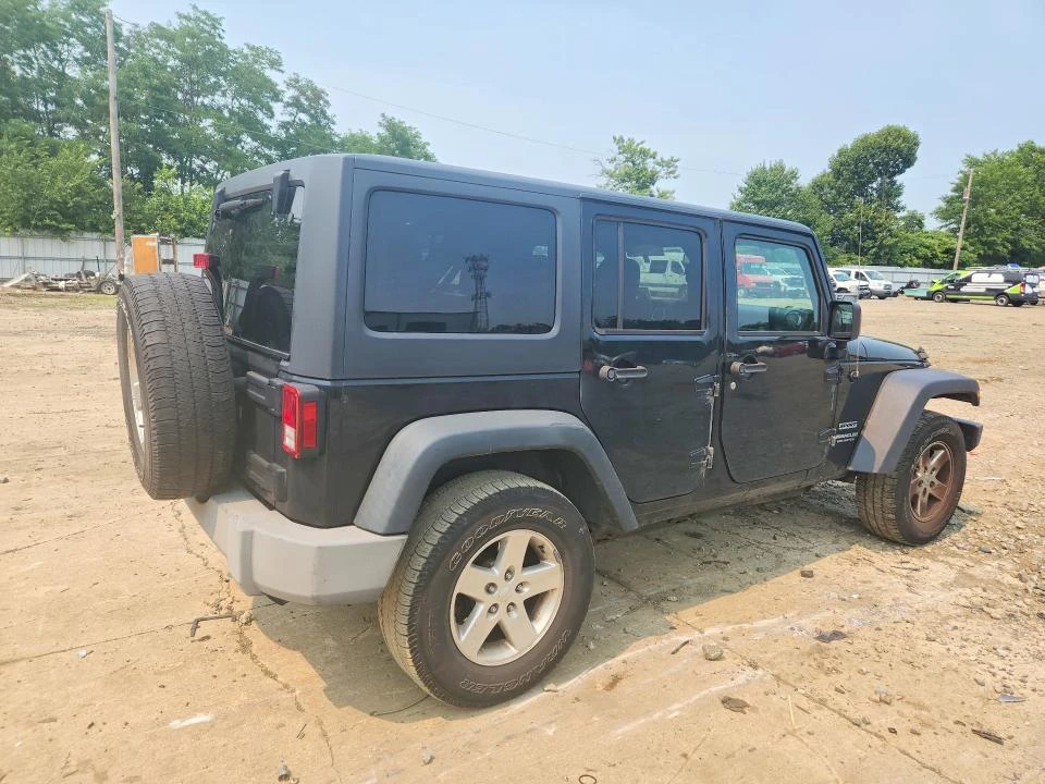 Jeep Wrangler Unlimited Sport, снимка 3 - Автомобили и джипове - 55572146
