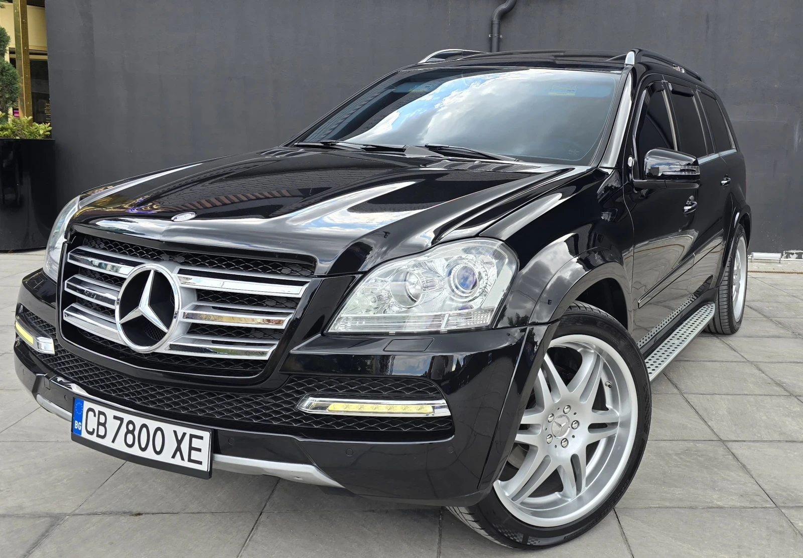 Mercedes-Benz GL 550 AMG, снимка 2 - Автомобили и джипове - 56590013