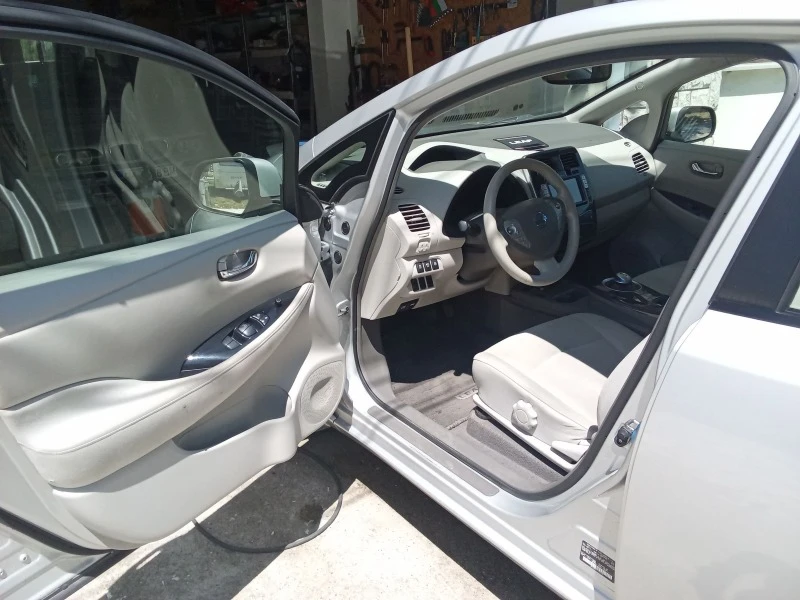 Nissan Leaf , снимка 7 - Автомобили и джипове - 47113150