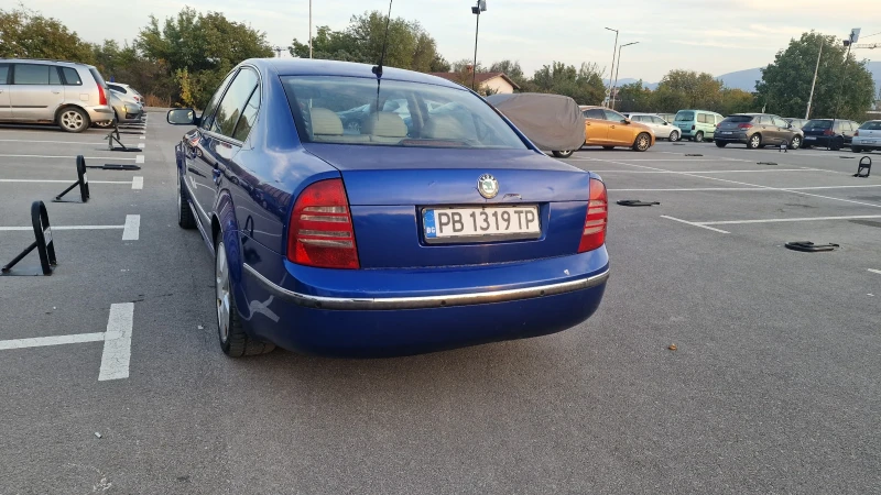 Skoda Superb, снимка 9 - Автомобили и джипове - 48131774