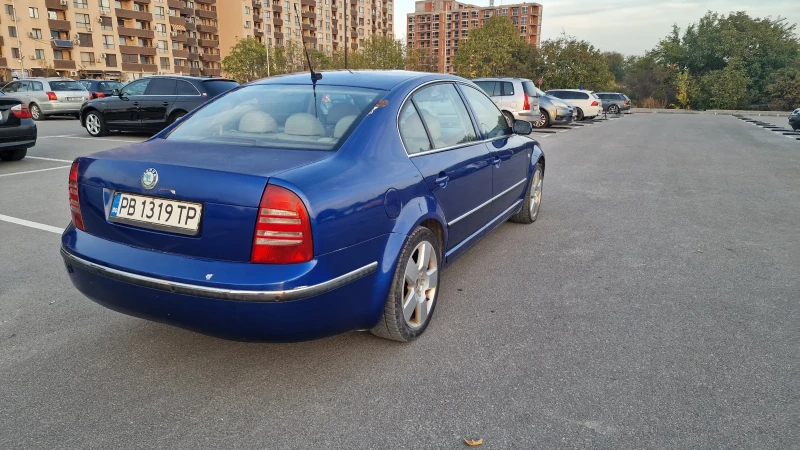 Skoda Superb, снимка 8 - Автомобили и джипове - 48131774