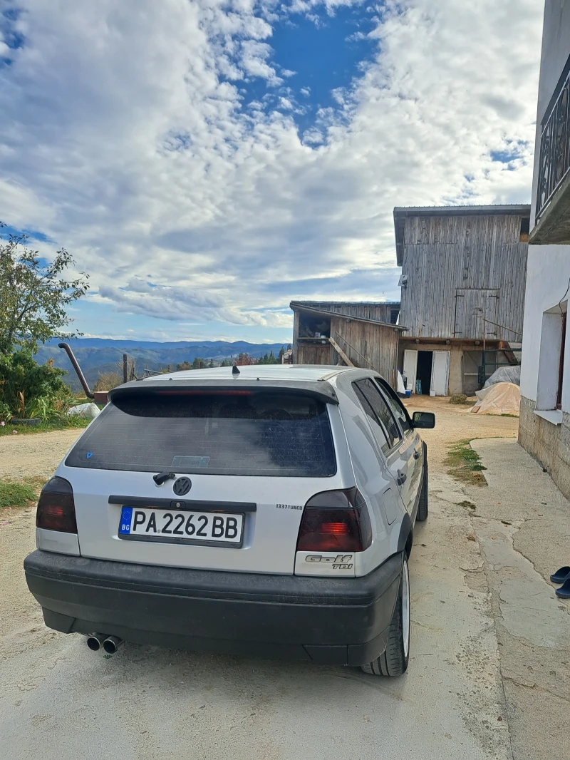 VW Golf, снимка 2 - Автомобили и джипове - 48130850