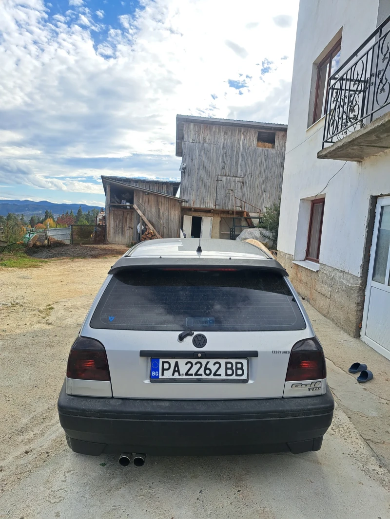 VW Golf, снимка 4 - Автомобили и джипове - 48130850