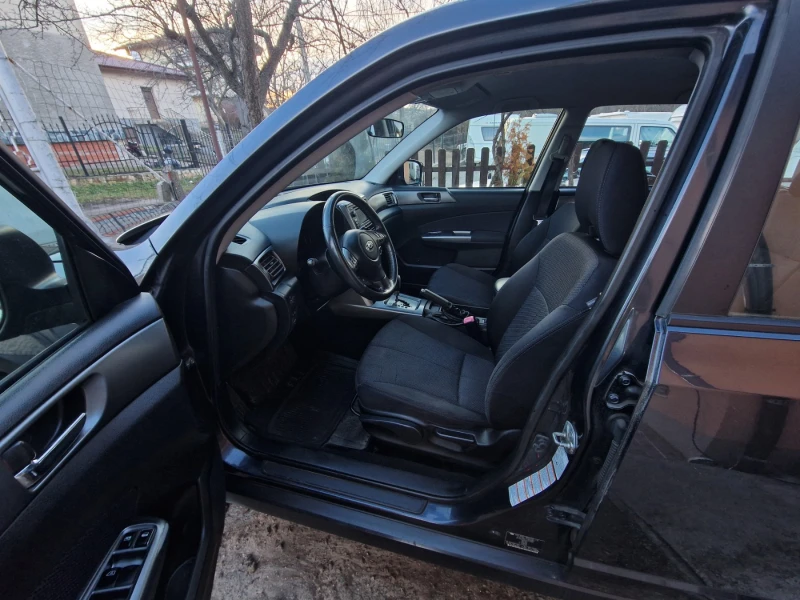 Subaru Forester 2.0i Швейцария, снимка 7 - Автомобили и джипове - 48852744